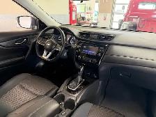 2018 Nissan Rogue SV / AWD / Low-Local Kms. / Finance - Photo 9