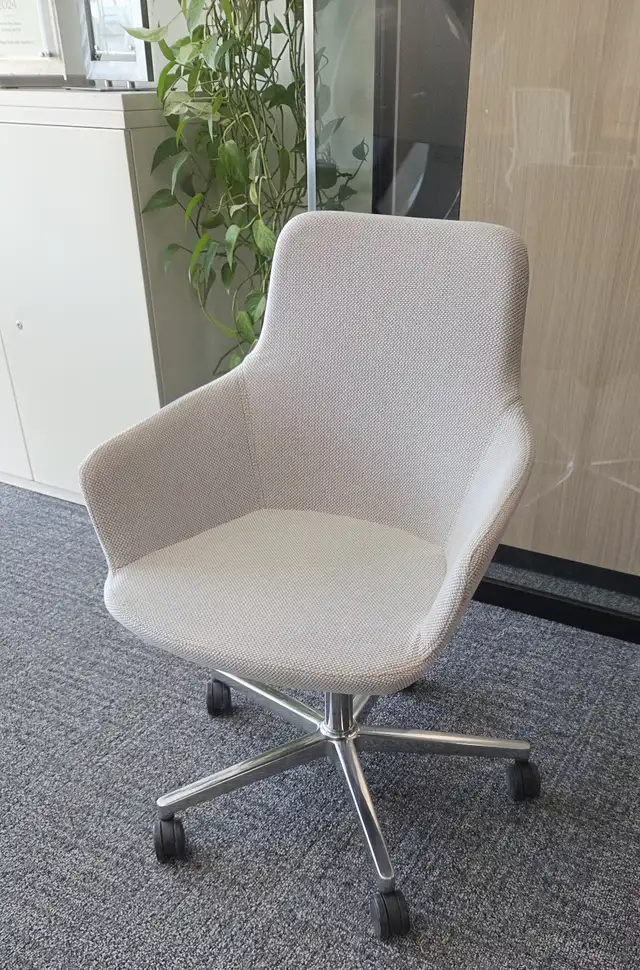 Avena Chair | Davis Furniture