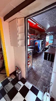 FOOD TRAILER FOR SALE - Photo 2