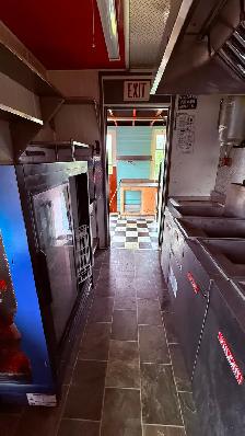 FOOD TRAILER FOR SALE - Photo 3