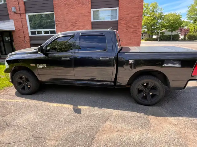 2019 Dodge Ram 1500 Classic SLT Crew Cab