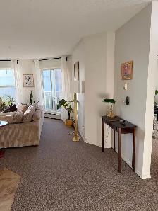 Bright, All-Inclusive 1 Bedroom   Large Den Condo - Photo 2