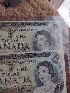 2 consecutive serial number replacement Canadian $1.00 bills - Photo 2
