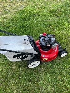 21 Inch Toro Push Mower - Photo 2