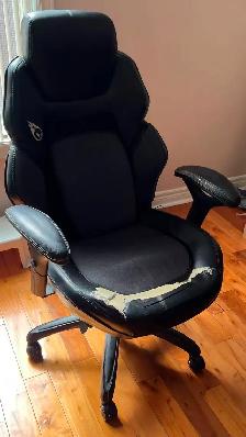 Desk --$90, - Photo 2