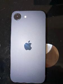 iPhone 16e 128GB Black - Photo 2