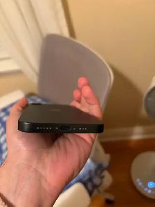 iPhone 16e 128GB Black - Photo 9