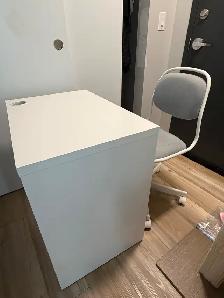 Desk & Adjustable Swivel Chair - Photo 2