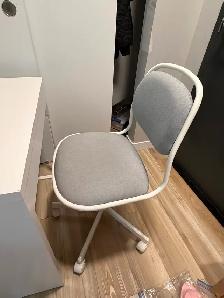 Desk & Adjustable Swivel Chair - Photo 3