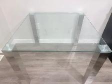 STUNNING MODERN GLASS DINING TABLE – LIKE NEW CONDITION - Photo 3