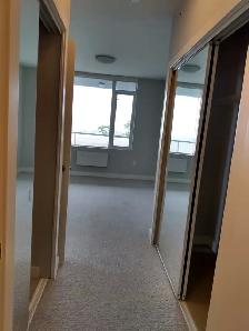 1,000 SQF 2-bedroom with 2-fullbath Condo SFU Burnaby - Photo 6