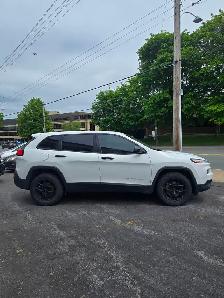 2016 jeep Cherokee sport.