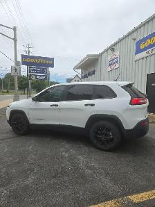 2016 jeep Cherokee sport. - Photo 4