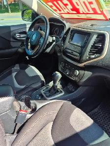 2016 jeep Cherokee sport. - Photo 9