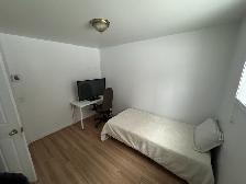 Chambre à louer Dispo 1 Aout MEUBLÉ HYDRO CHAUFFÉ WIFI