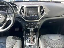 2015 Jeep Cherokee 4WD Trailhawk | Command Start | Power Tailgat - Photo 16