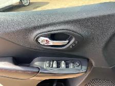 2015 Jeep Cherokee 4WD Trailhawk | Command Start | Power Tailgat - Photo 18