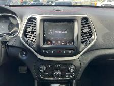 2015 Jeep Cherokee 4WD Trailhawk | Command Start | Power Tailgat - Photo 31