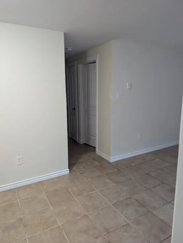 2 BR Apartment Available in Middleton ($1000/month   utilities)