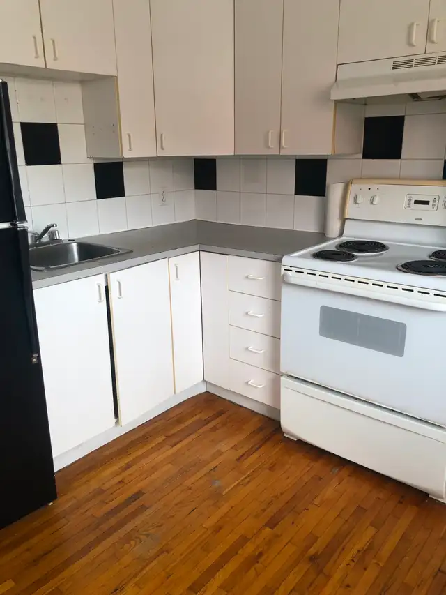 Rosemont, 9ième Ave, 2 ½, libre maintenant, poêle/frigo inclus,