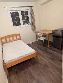 Multiple Rooms Private Bath Balcony Parking @York University - Photo 5
