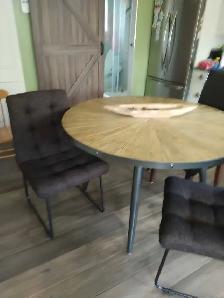 table de cuisine très propre neuf - Photo 3