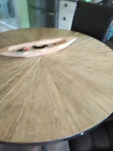table de cuisine très propre neuf - Photo 4
