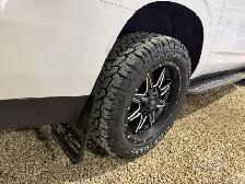 2023 GMC Yukon XL SLE - Photo 9