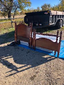 Antique bedroom set for sale - Photo 3