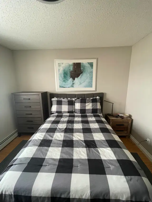 Room for rent in a two bedroom two bathroom downtown condo.