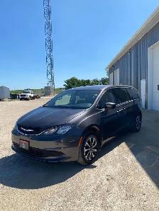 2017 Chrysler Pacifica LX - Photo 5