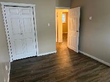 For Rent - Renovated 3 Bedroom Townhouse - Photo 7