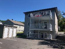 Superbe 2 chambres moderne — vue forêt/rivière — 1550$ - Photo 2