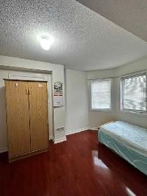 Room Rental at Steeles and James Potter - Photo 3