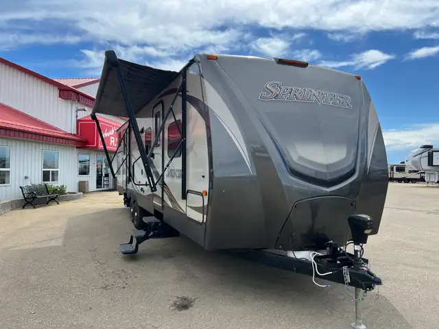 Spacious Family Bunkhouse – Clean & Ready to Camp!