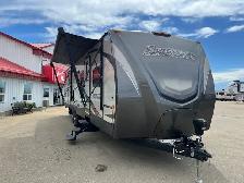 Spacious Family Bunkhouse – Clean & Ready to Camp!