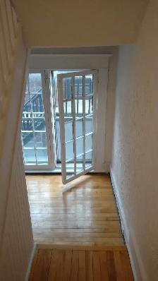 3 Bedroom Sandy Hill Apartment for Rent (96 Blackburn Ave) - Photo 11