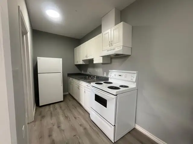 697 Hale #4