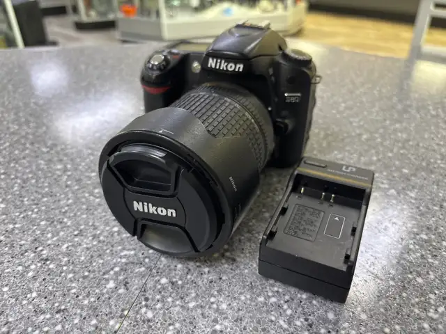 Nikon D80 Camera 10.2MP 18-135MM Lens