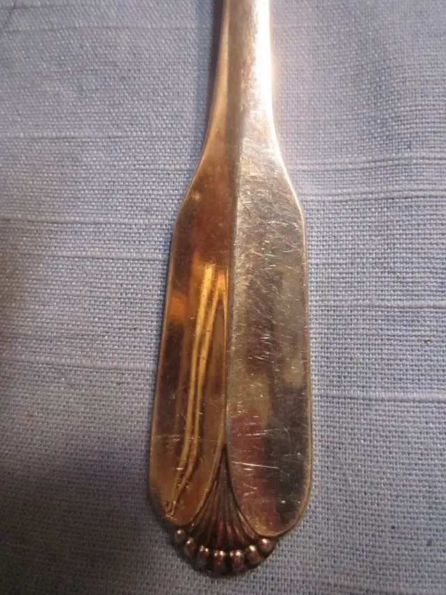 #300   1985 LADY HAMILTON silverware set for 8