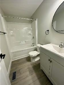 1 Bedroom in 5-bedroom Student House | Private Ensuite - Photo 5
