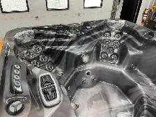 2022 Arctic Spas Yukon Prestige - Fully Refurbished - Photo 2