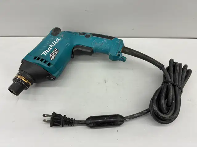 Makita FS400 Screw Gun