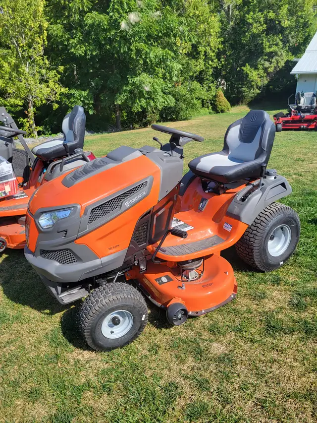 Husqvarna TS142 Riding Lawn Mower