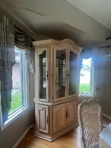 GREAT DEAL! COMPLETE DINING ROOM SET - Photo 3