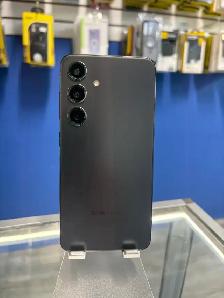Samsung S24 256gb (Store Warranty)