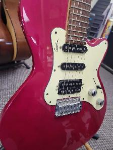 Godin Model SD Electric Guitar - Red - Photo 5