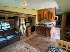 2011 Cruizer by Crossroads fifth wheel trailer - Photo 3
