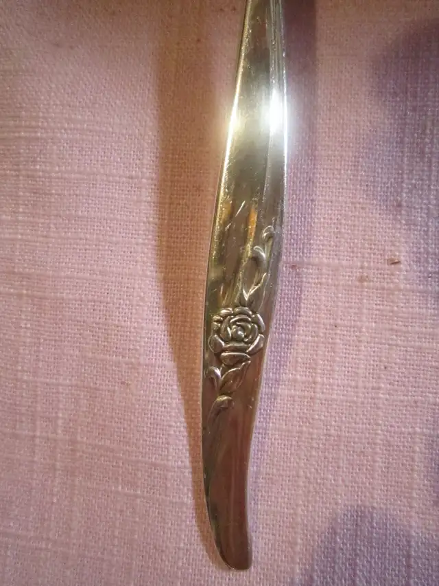 #212   ROSE SONG silverware set for 6