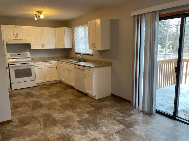 3 Bed Duplex in Sutherland for Rent